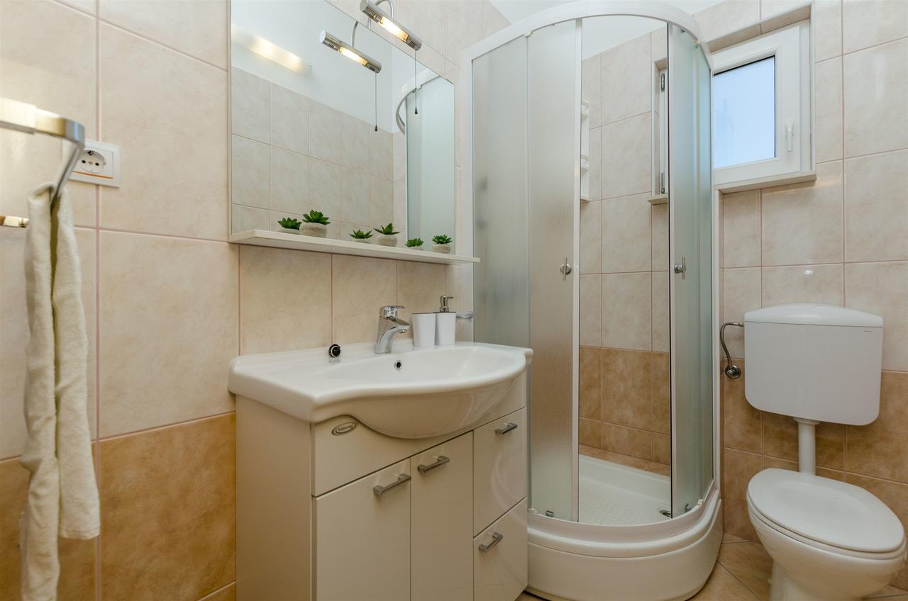 Apartments Srecko Duce Luaran gambar