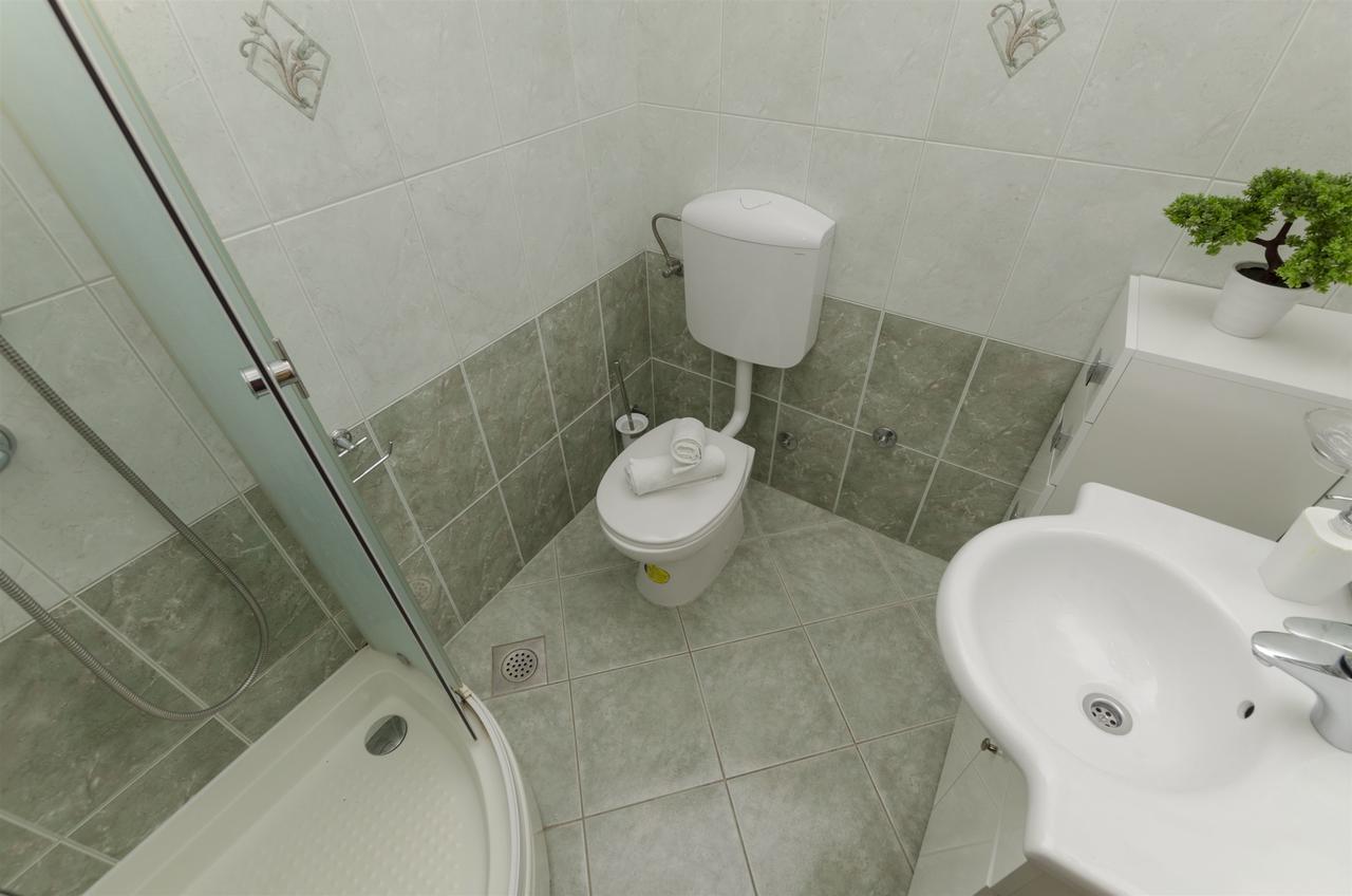 Apartments Srecko Duce Luaran gambar